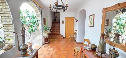 Oportunidad!!! Casa de 344m2 en la Calle Moriscos (Santa Marina) photo 0