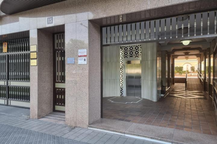 Piso de 2 dormitorios y 2 baños reformado íntegramente y en una ubicación extraordinaria. photo 0