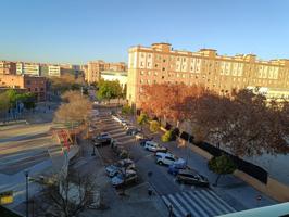 Sin amueblar. Piso de 4 dormitorios en Vistalegre. photo 0