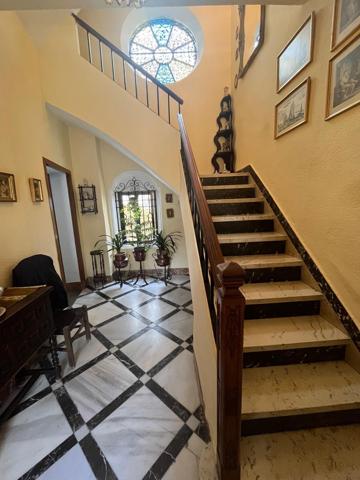 Casa con 6 dormitorios en el barrio de San Agustín!!! photo 0