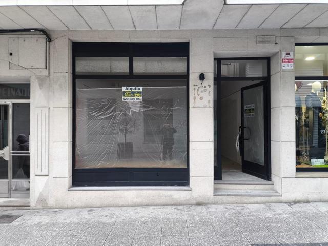 Local Comercial de 75m2 en el corazón de Carballo photo 0