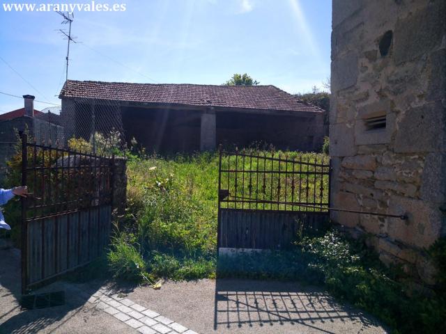 Vivienda con 1700m2 de terreno en A Campara - Ponteceso photo 0
