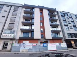 Bajo comercial en Rúa Perú de Carballo photo 0