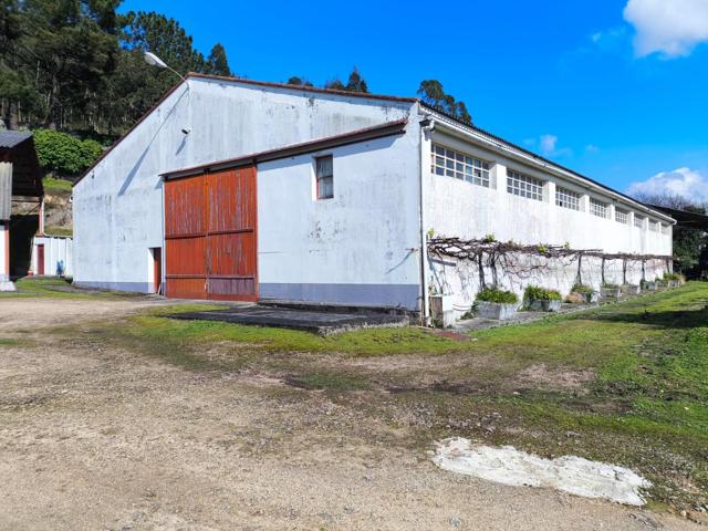 Se vende propiedad con naves, casas y terreno en Froxel, Arteixo photo 0