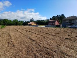 Solar edificable de 2.687 metros cuadrados, segregable en 3 fincas, en Estramil, Laracha photo 0