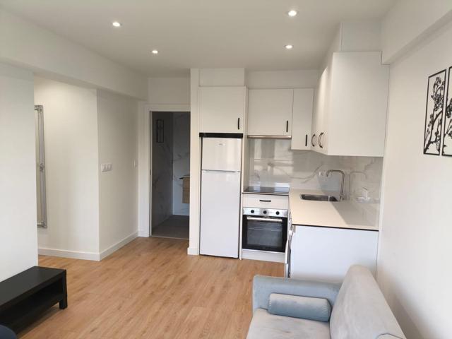 Se alquilan espacios en c-Doctor Fleming, Carballo photo 0