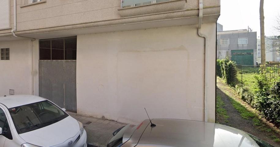 Amplio Local Comercial en Venta en Carballo - Avda. Cristina photo 0