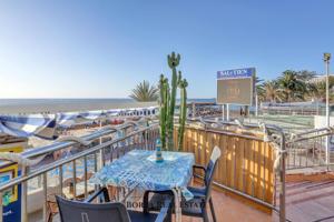 Se traspasa restaurante frente al mar en Playa de las Americas photo 0