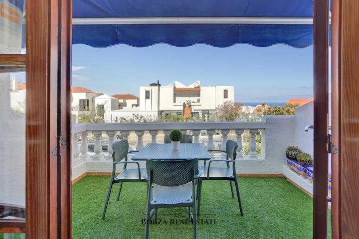 En venta estudio en Los Cristianos con terraza photo 0