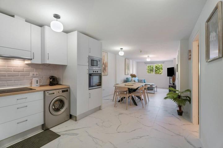 En venta – Apartamento totalmente reformado en Granada Park, Los Cristianos. photo 0