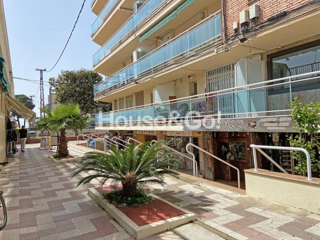 Local En venta en Malgrat De Mar photo 0