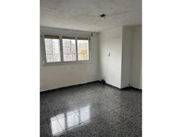 Venta de piso en Badia del Vallès photo 0