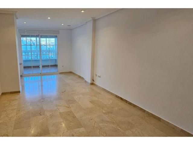 Piso con vistas al Golf en Playa de San Juan – amplitud, luz y un entorno inmejorable photo 0