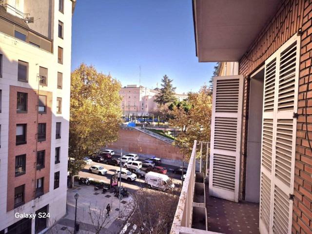 Piso en venta en Argüelles(28008) photo 0