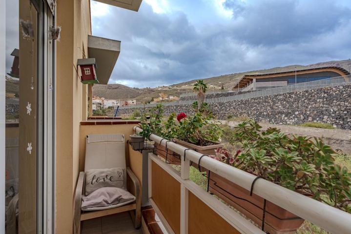 Apartamento grande con terraza privada de 75 m2 photo 0