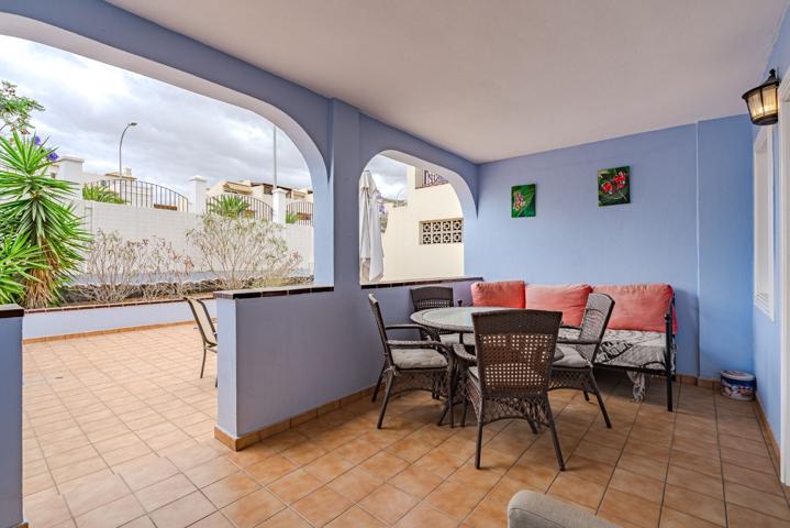 Apartamento con gran terraza y jardín en medio de Los Cristianos photo 0