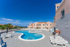 Apartamento de dos dormitorios con gran terraza en Torviscas photo 0