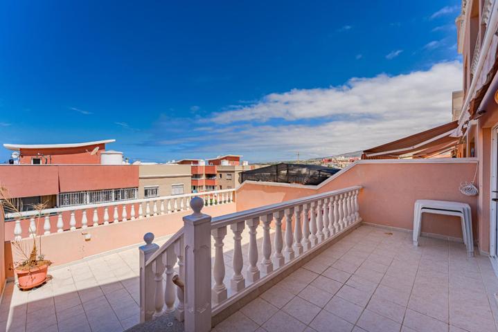 Apartamento de dos dormitorios con gran terraza en Torviscas photo 0