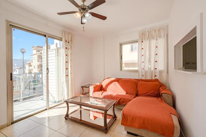 Apartamento con Amplia Terraza y Vistas al Mar en Los Abrigos A 100 metros del mar. photo 0