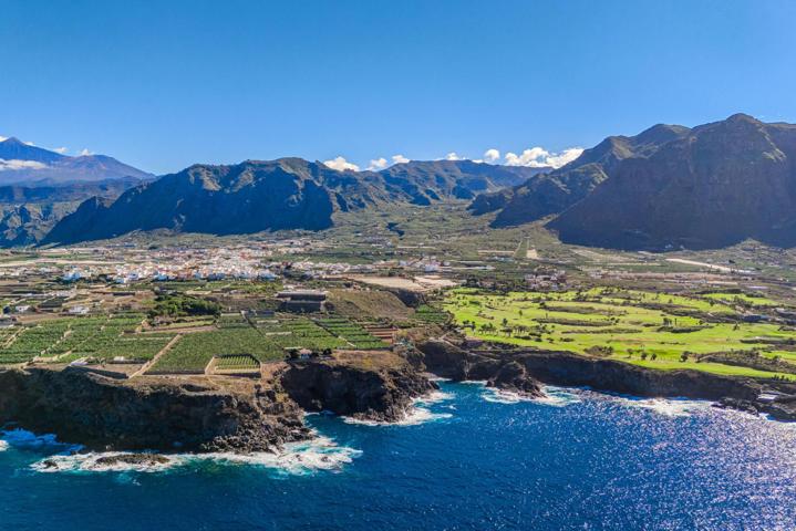 Villa en Buenavista Del Norte photo 0