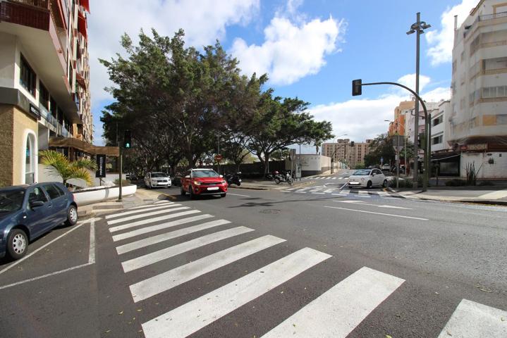 En venta local estratégico en La Rambla de Santa Cruz de Tenerife Rentabilidad Garantizada photo 0