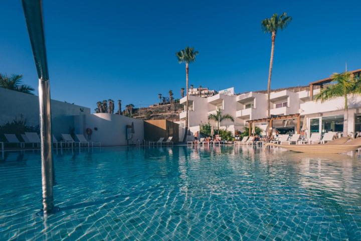 Apartamento en Playa De Los Cristianos photo 0