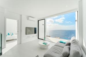 Villa Independiente en Primera Línea del Mar, Santa Cruz. photo 0