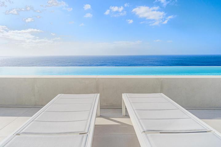 Villa Independiente en Primera Línea del Mar, Santa Cruz. photo 0
