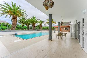Villa en Playa De Los Cristianos photo 0