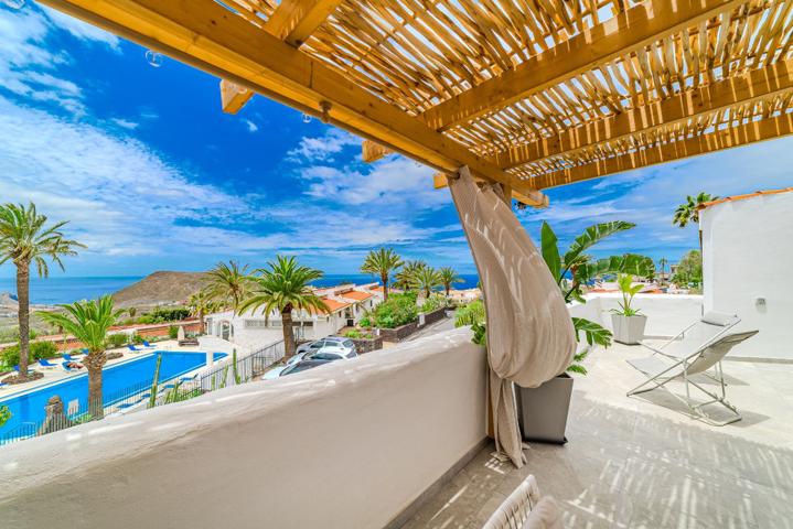Villa de Lujo en Chayofa con 520 m2 de parcela photo 0