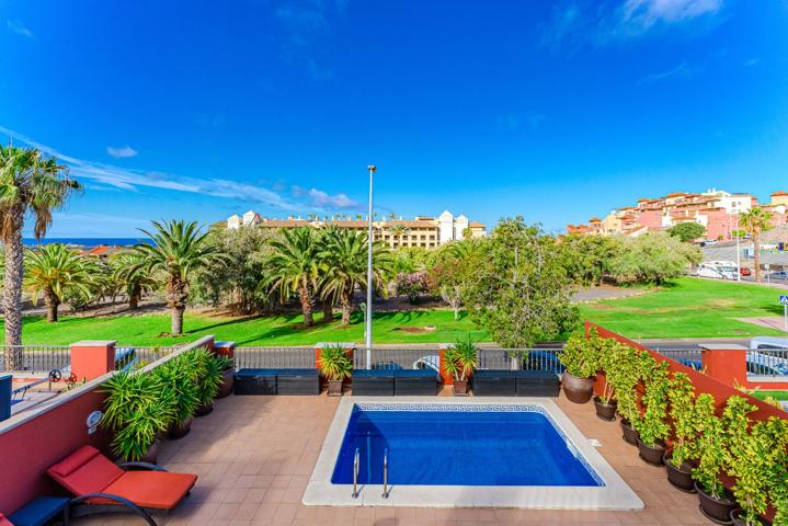 Villa en Playa del Duque photo 0