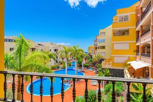 Lujoso Apartamento de 3 Dormitorios en Laderas del Palm-Mar photo 0