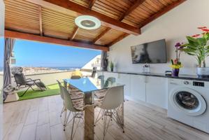 Espléndido Adosado de 3 Habitaciones con Vistas al Mar en San Eugenio: Moderno y Totalmente Reformado photo 0