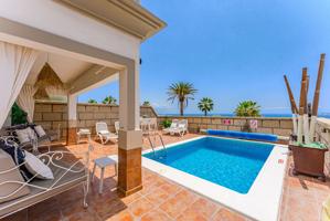 Villa adosada de lujo con vistas al mar en El Madroñal Vivir con estilo en Costa Adeje photo 0