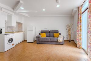 Estudio con gran terraza y potencial de ampliación en el casco de Adeje photo 0