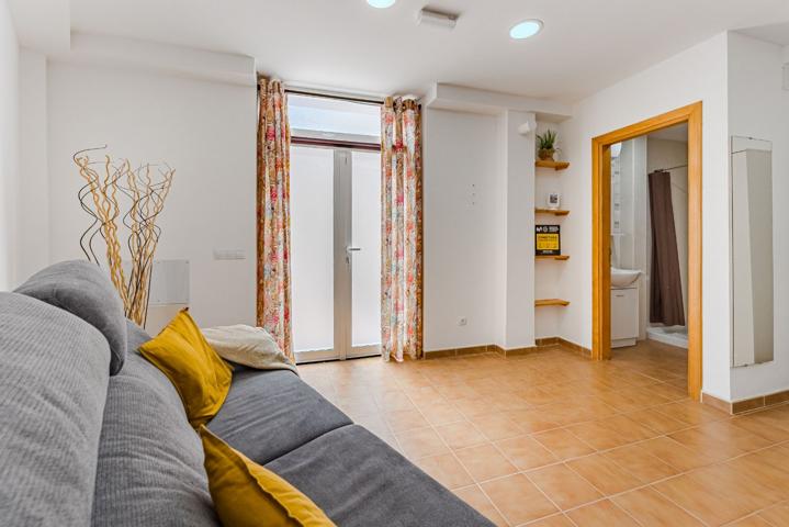 Estudio con gran terraza y potencial de ampliación en el casco de Adeje photo 0