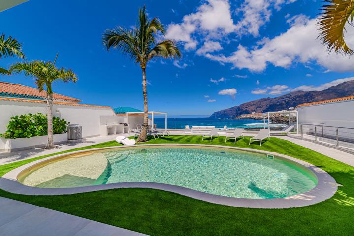 Exclusiva villa ubicada sobre el oceano, con vistas panoramicas. photo 0