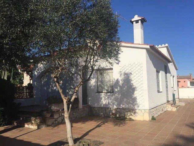 Casa planta baja en Empuriabrava con dos dormitorios y garaje photo 0