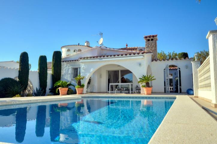 Casa con amarre canal ancho 12.5m  en Empuriabrava photo 0