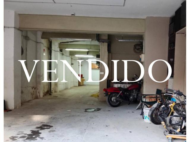Local comercial versátil de 116 m² en el Barri El Castell, Castelldefels photo 0
