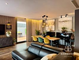 Exclusiva vivienda de alto standing en Castelldefels, diseñada para ofrecer el máximo confort y eficiencia photo 0