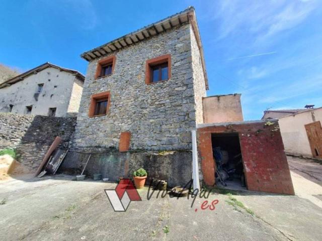 Zona Bimenes. Casa de piedra reformada, independiente, con 5.000m2 de parcela, situada a menos de 15min de Nava. en Cast photo 0