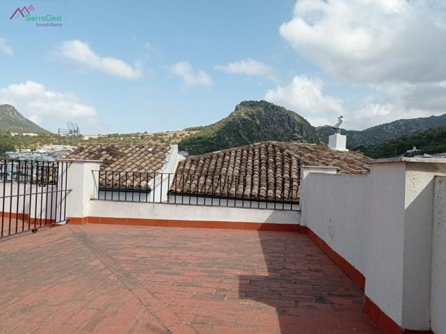 VENTA CASA CON TERRAZA PARA REFORMAR photo 0