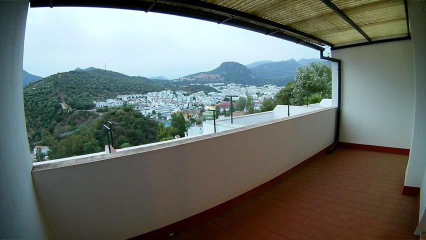 VENTA PISO CON TERRAZA Y TRASTERO photo 0