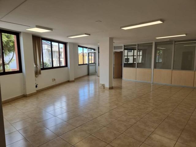 Oficina en alquiler en San Cristóbal de La Laguna Capital photo 0