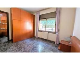 EN VENTA PISO CON 3 HABITACIONES Y TERRAZA MÁS LOCAL COMERCIAL Y LOCAL PARKING-TRASTERO. INVERSIÓN RESIDENCIAL RENTABLE photo 0