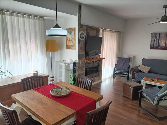 PISO RECIEN REFORMADO TRES HABITACIONES (ANTES CUATRO) CON COCHERA PRIVADA EN EL MISMO EDIFICIO photo 0