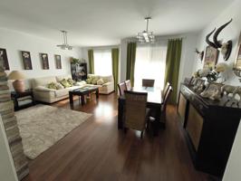 Piso reformado de lujo en Centro–Carretas | 146 m2, 3 dormitorios, balcón grande y salón de 30 m2, garaje y trastero. photo 0