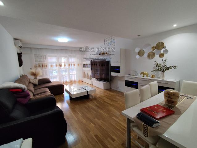 🏡 Espectacular Casa Adosada de 284 m² con Piscina Comunitaria, Garaje para 3 Coches y Buhardilla · Zona Fiesta del Árbol. (SIN HONORARIOS PARA LA PARTE COMPRADORA EN ESTE INMUEBLE) photo 0