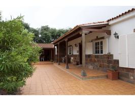 Chalet en venta en Santa María de Guía de Gran Canaria photo 0